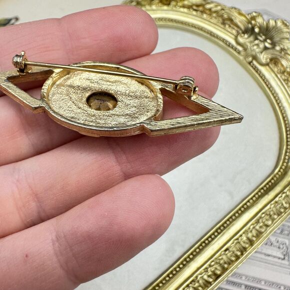 Vintage Jewelry Art Deco Black and Gold Tone Rhinestone Modern Brooch - Picture 4 of 14